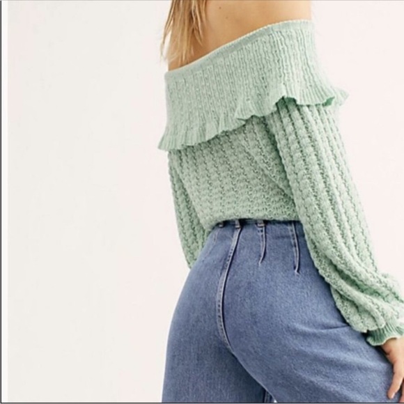 Free People | We The Free | Devon Wide Leg Crop Trouser Jeans in Vintage Blue - Picture 3 of 9